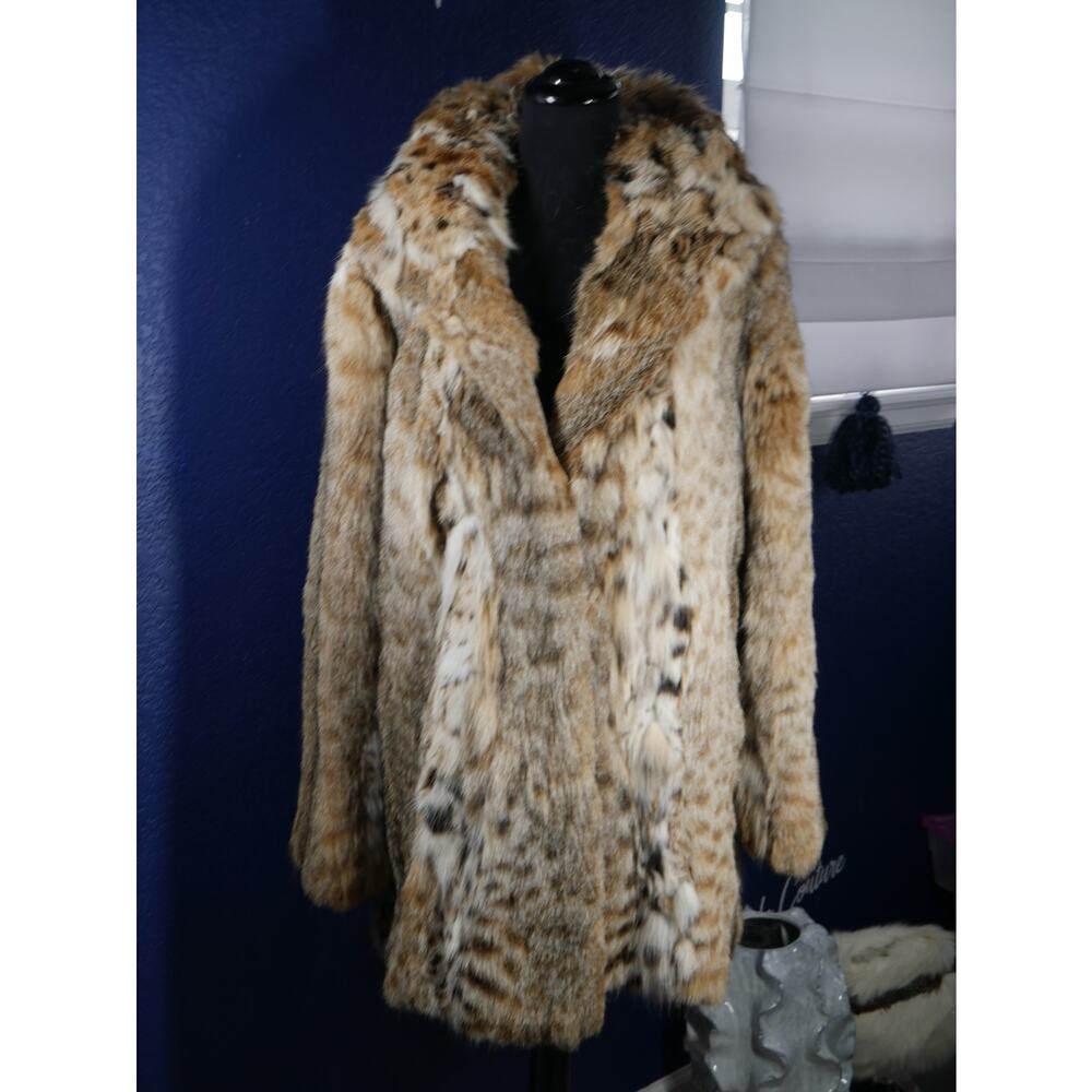 Gorgeous Spotted Lynx hooded Fur Coat Jacket